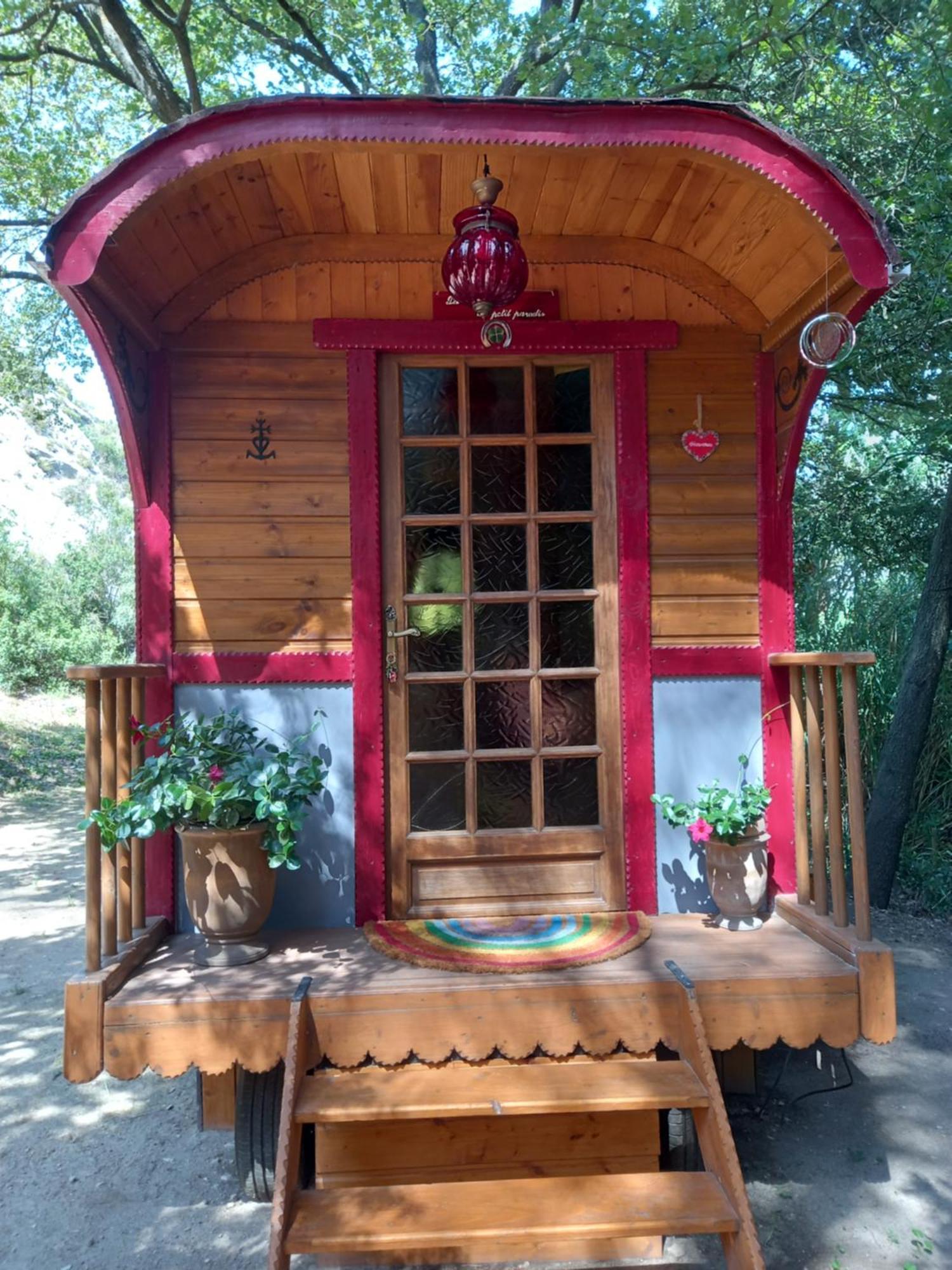 La Roulotte Du Petit Paradis Saint-Rémy-de-Provence Zewnętrze zdjęcie
