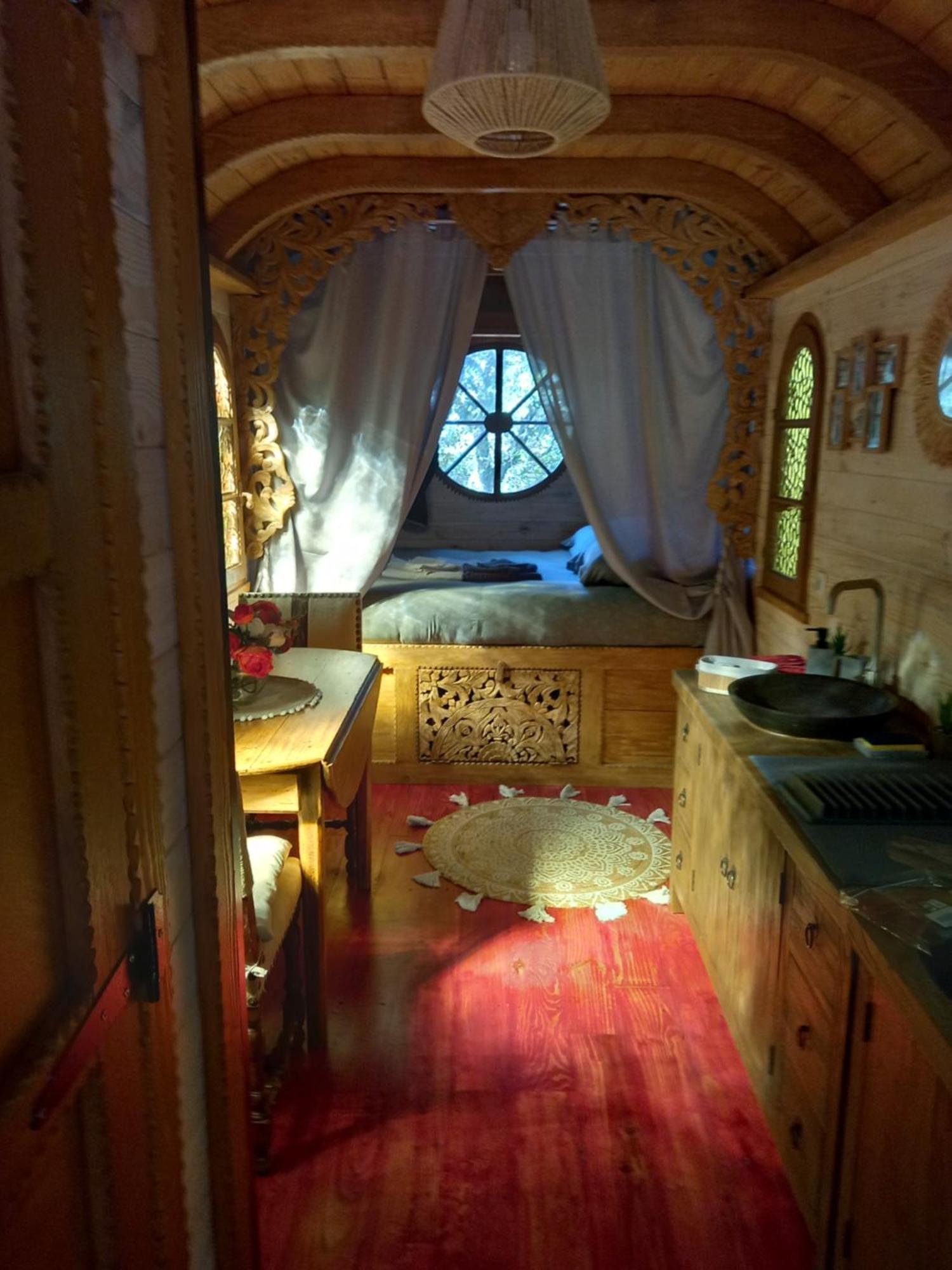 La Roulotte Du Petit Paradis Saint-Rémy-de-Provence Zewnętrze zdjęcie