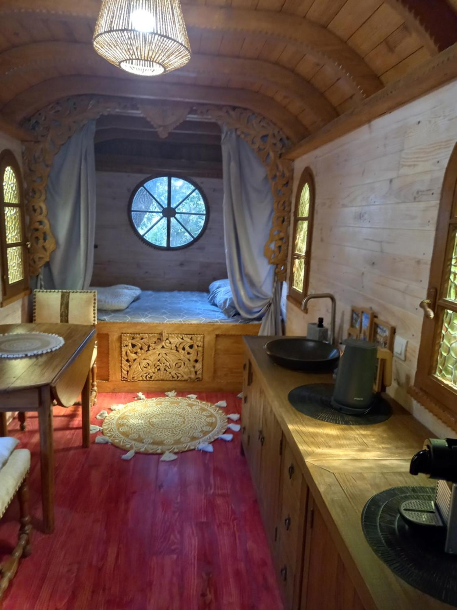 La Roulotte Du Petit Paradis Saint-Rémy-de-Provence Zewnętrze zdjęcie