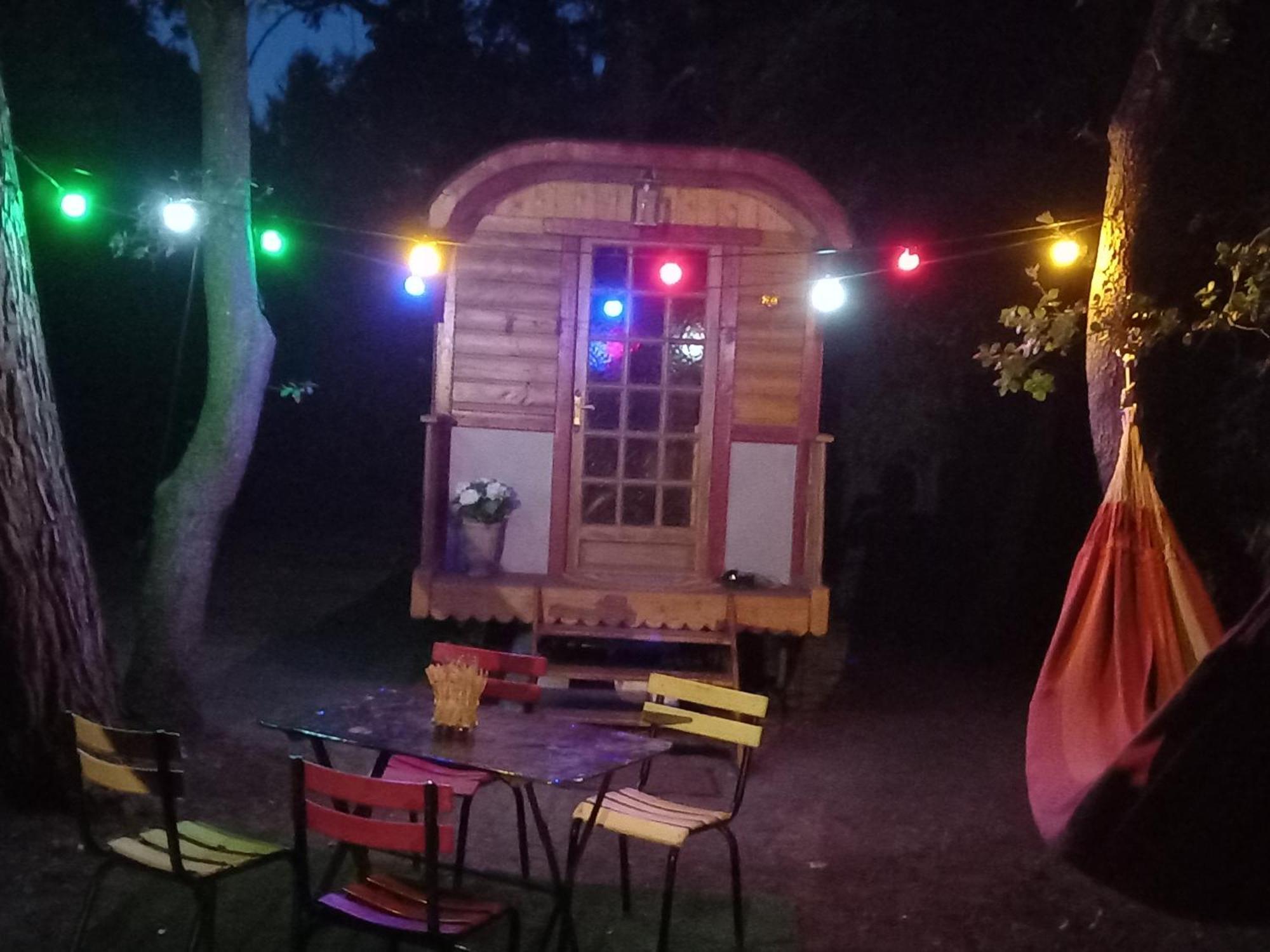 La Roulotte Du Petit Paradis Saint-Rémy-de-Provence Zewnętrze zdjęcie