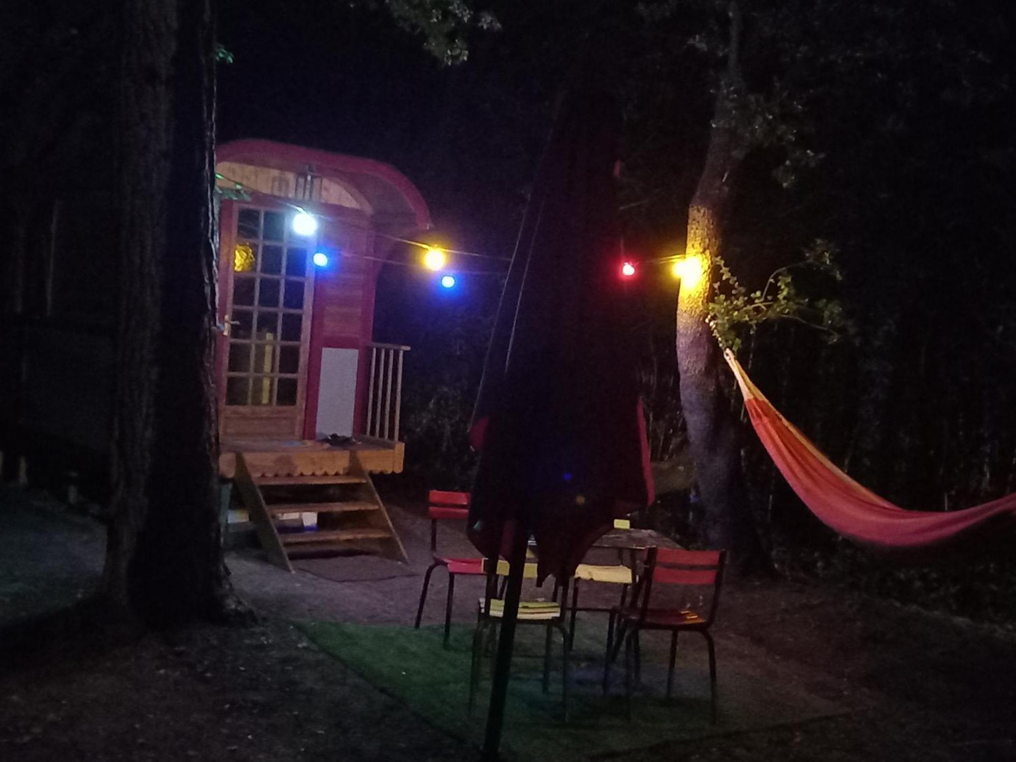 La Roulotte Du Petit Paradis Saint-Rémy-de-Provence Zewnętrze zdjęcie