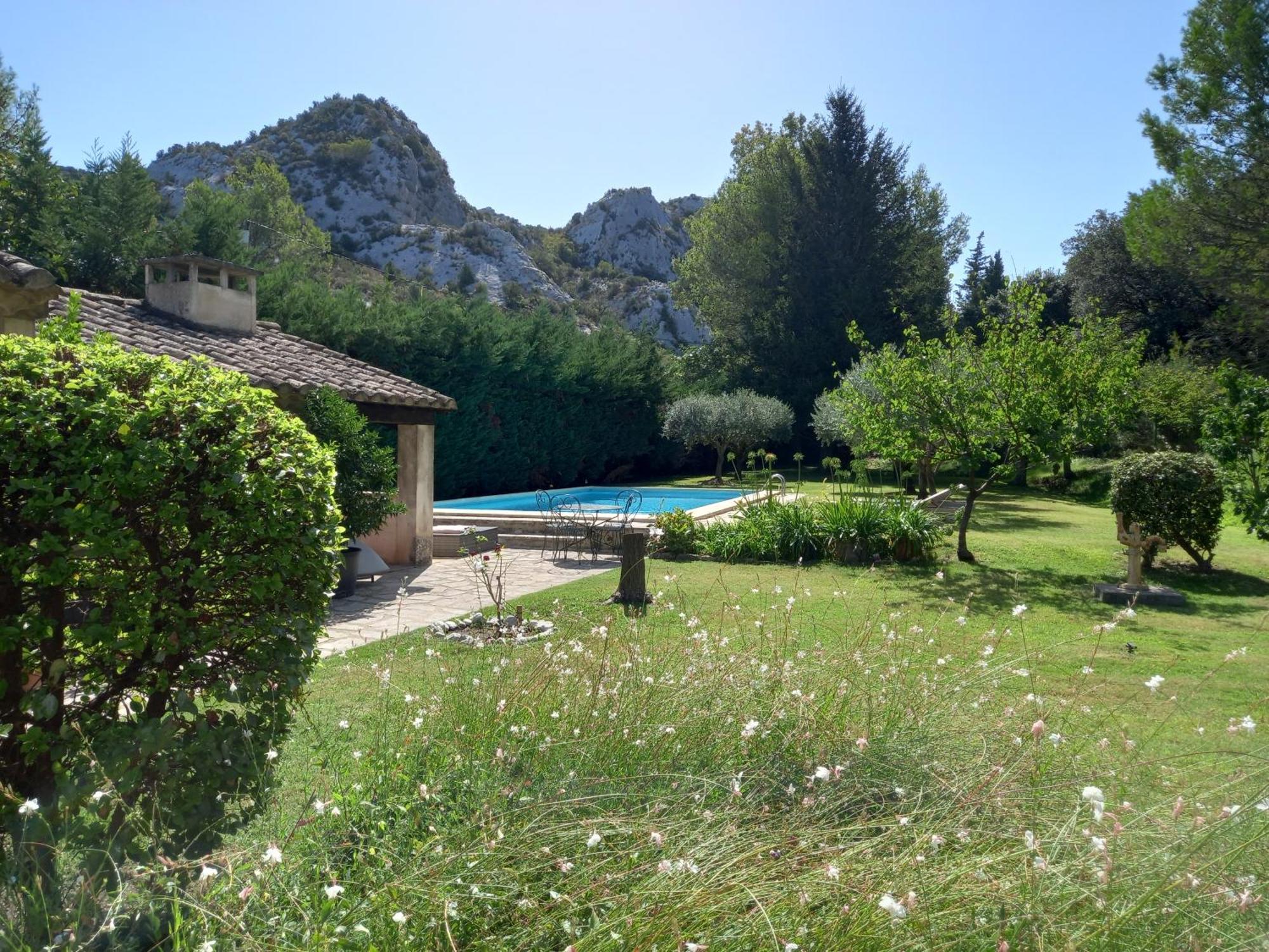 La Roulotte Du Petit Paradis Saint-Rémy-de-Provence Zewnętrze zdjęcie