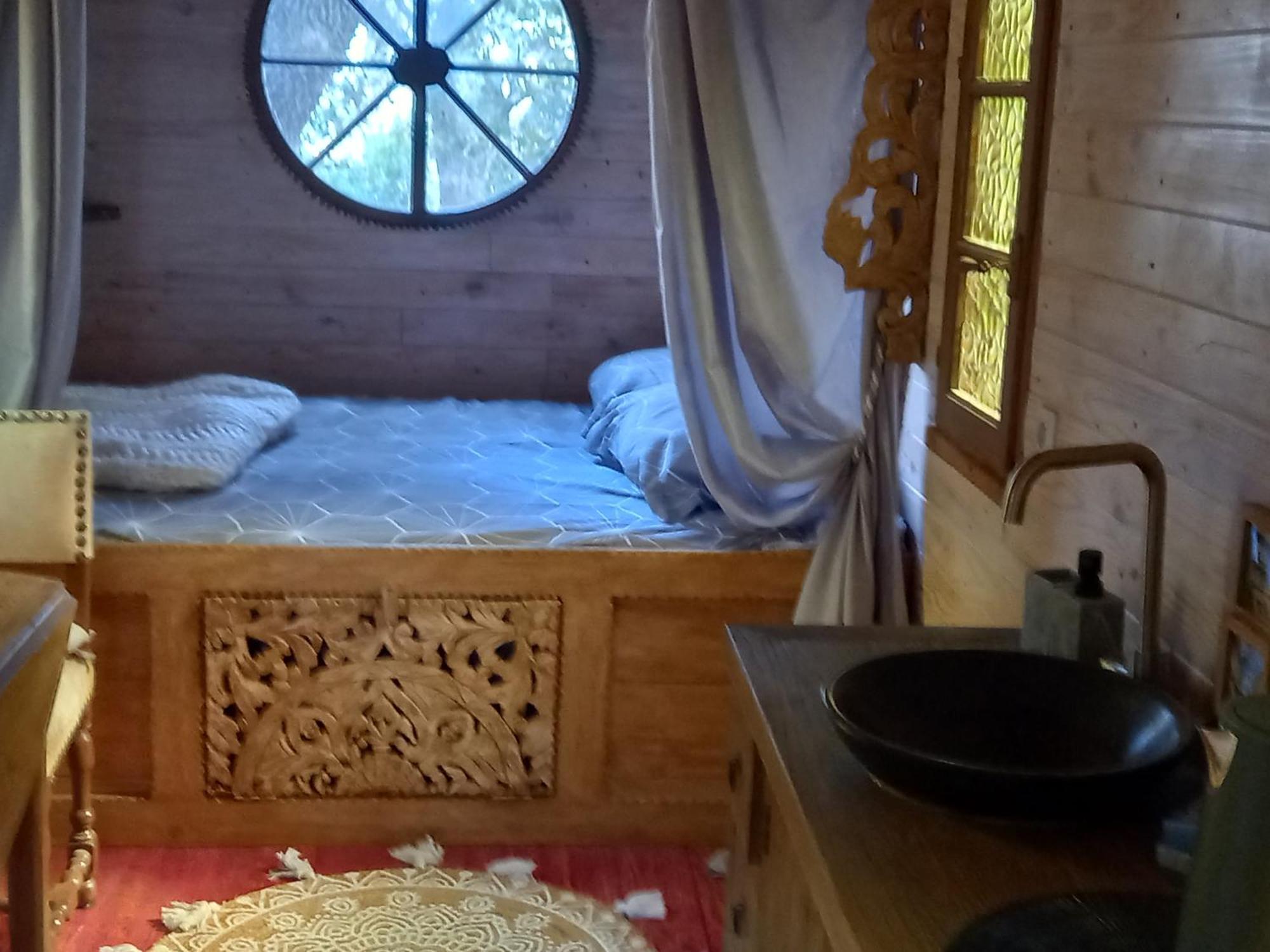 La Roulotte Du Petit Paradis Saint-Rémy-de-Provence Zewnętrze zdjęcie